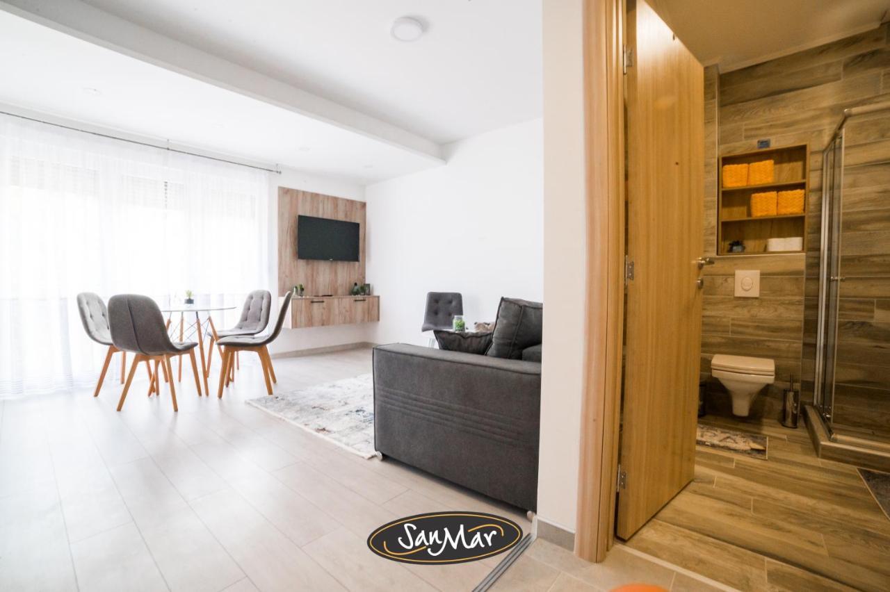 San-mar Apartment *