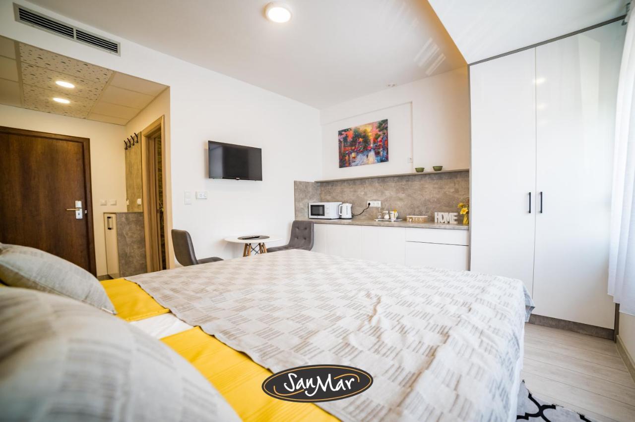 San-mar Apartment *