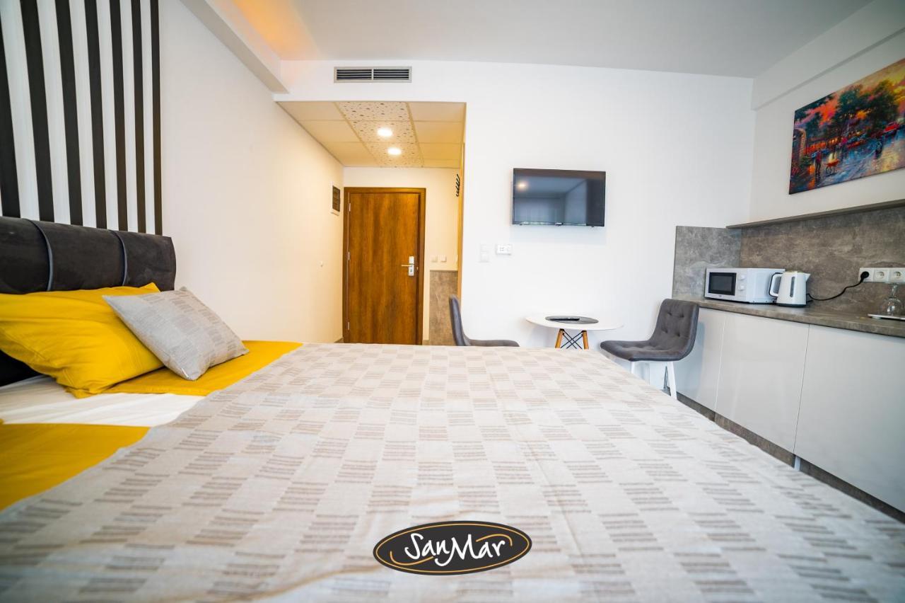 San-mar Apartment *